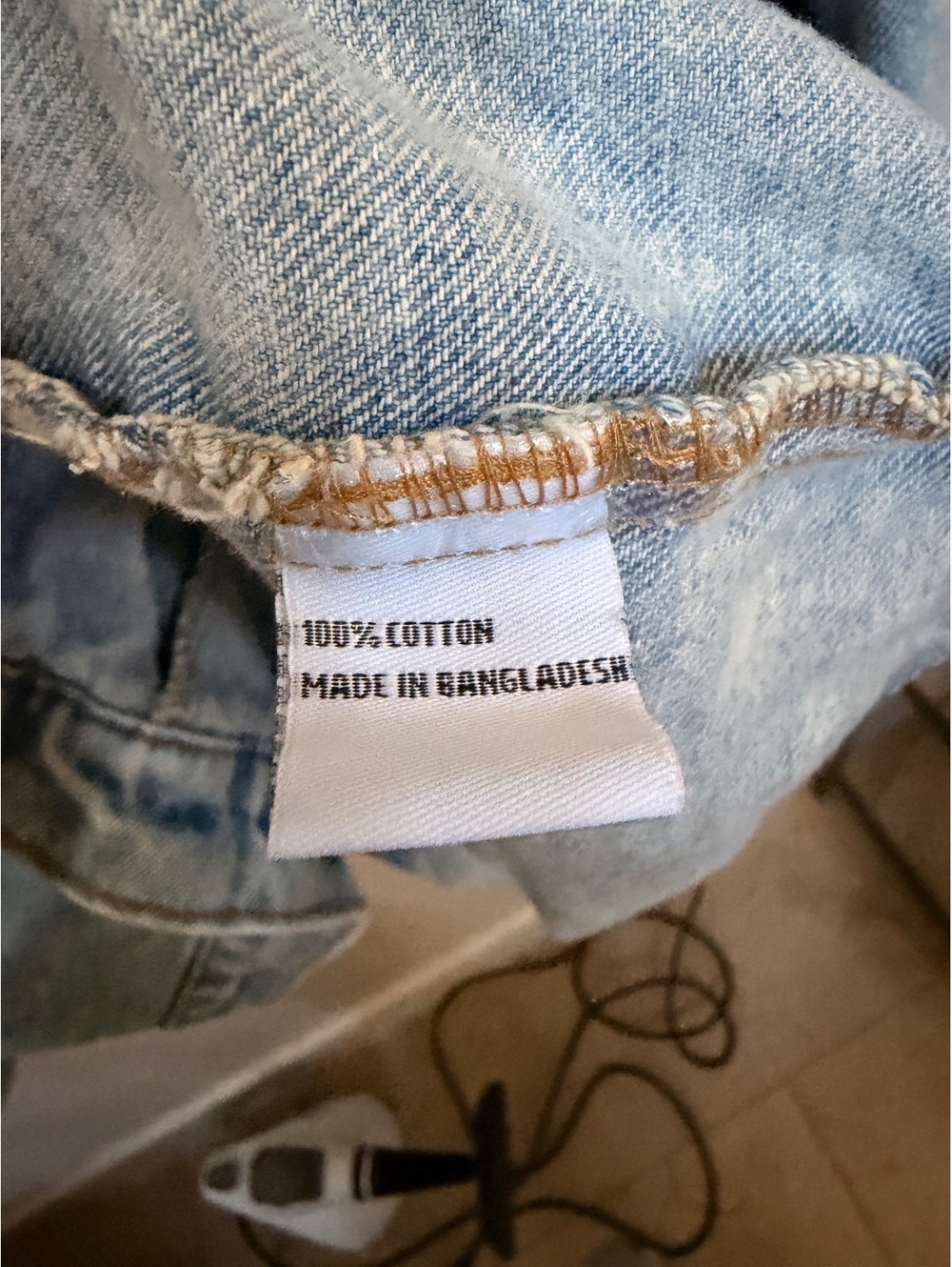 Malibleu Jeans light-wash acid-wash denim jacket - Picture 3 of 5